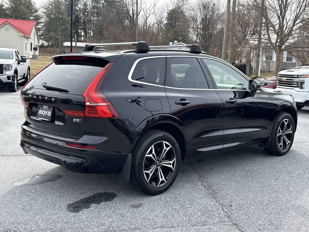 Used 2022 Volvo XC60 B5 Momentum w/ Climate Package image 9