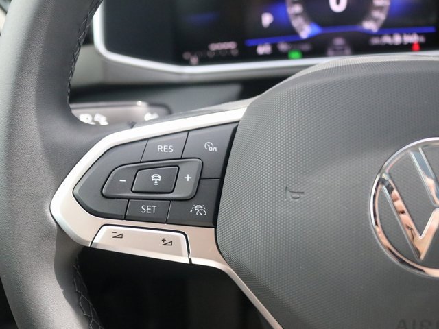 New 2025 Volkswagen Taos SE image 15