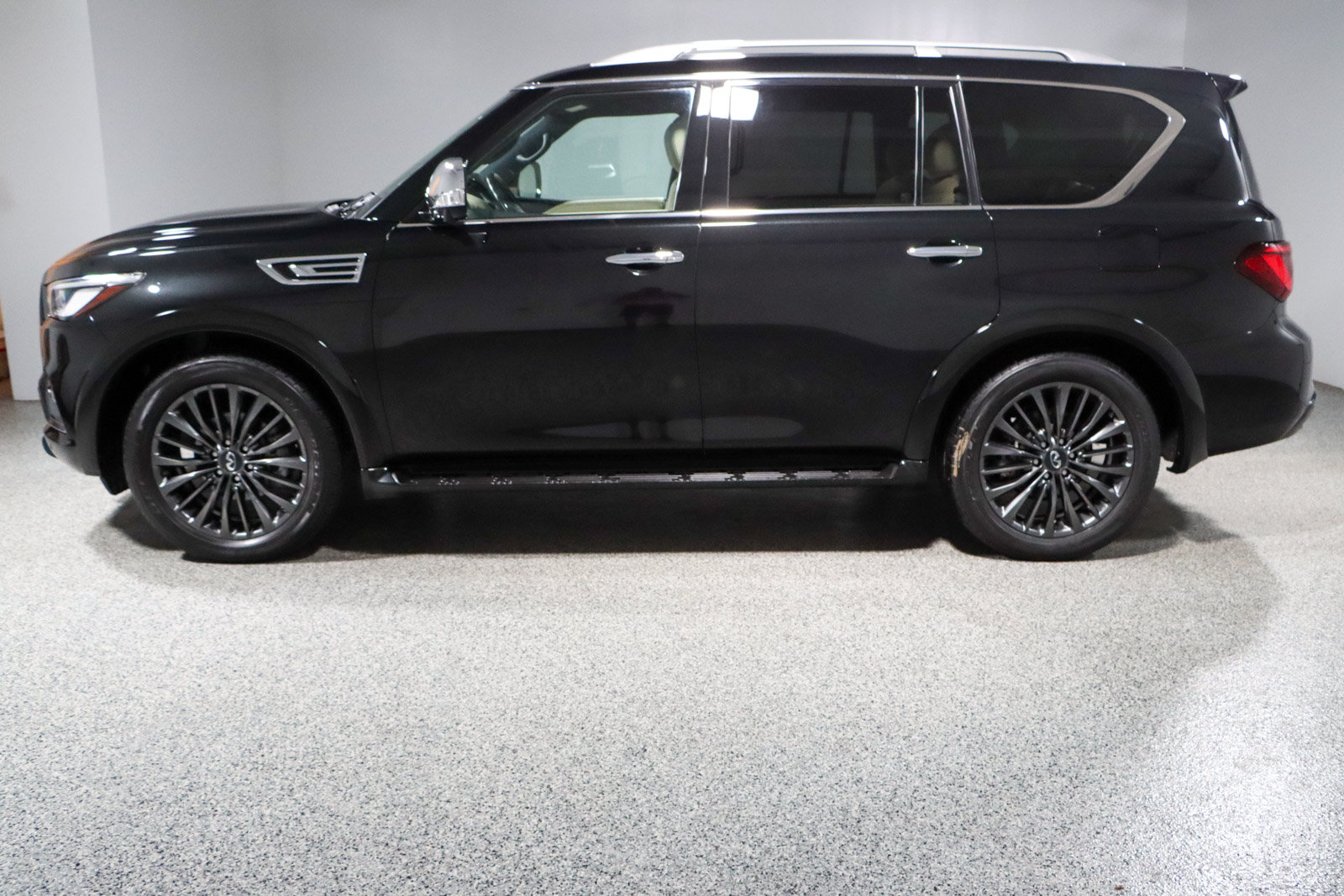 Used 2022 INFINITI QX80 Sensory w/ Cargo Package RWD image 10