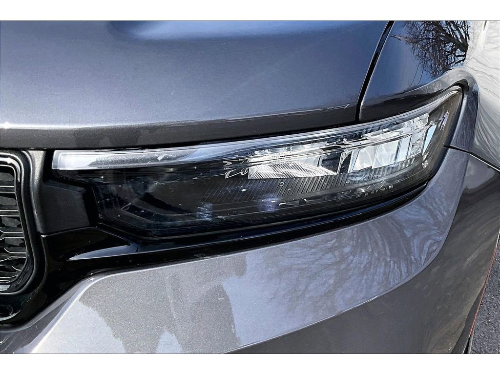 Certified 2025 Jeep Grand Cherokee Altitude image 33