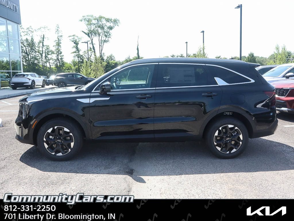 Certified 2025 Kia Sorento S AWD/4WD image 3