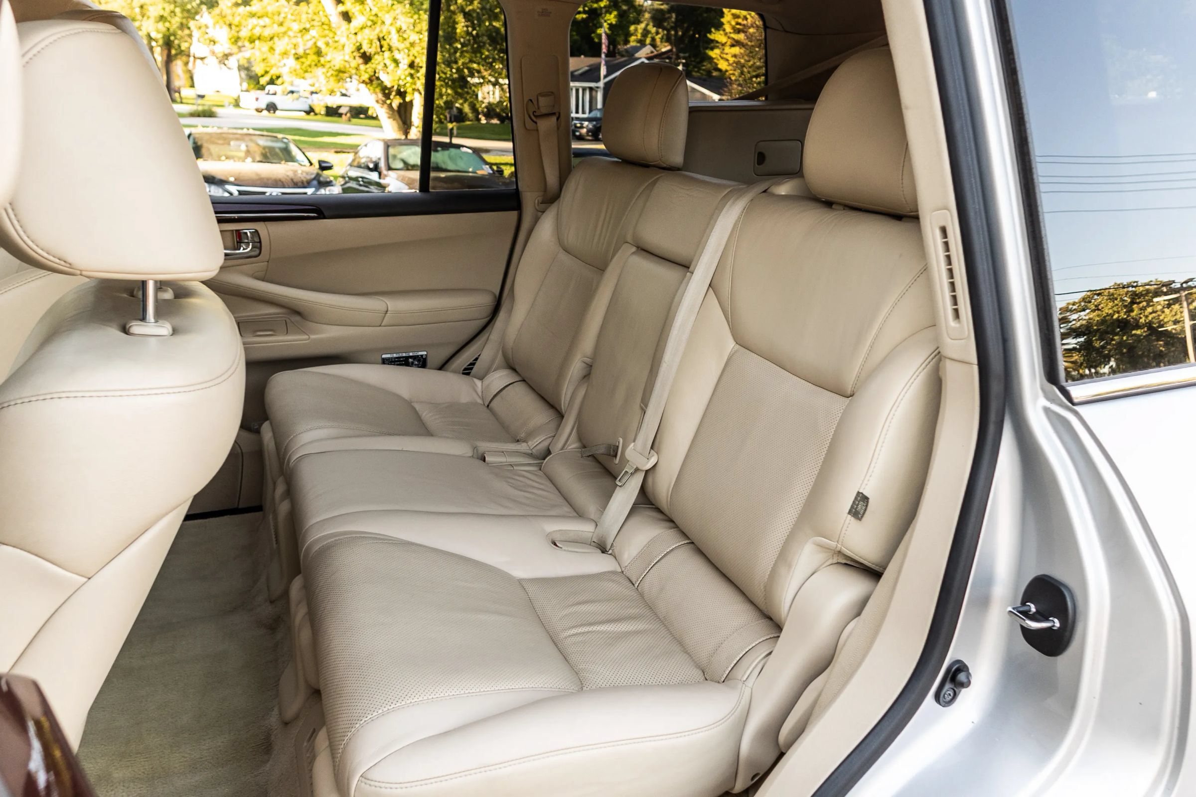 Used 2013 Lexus LX 570 4WD image 32