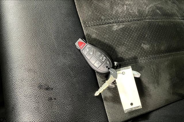 Used 2019 Dodge Grand Caravan SXT image 10