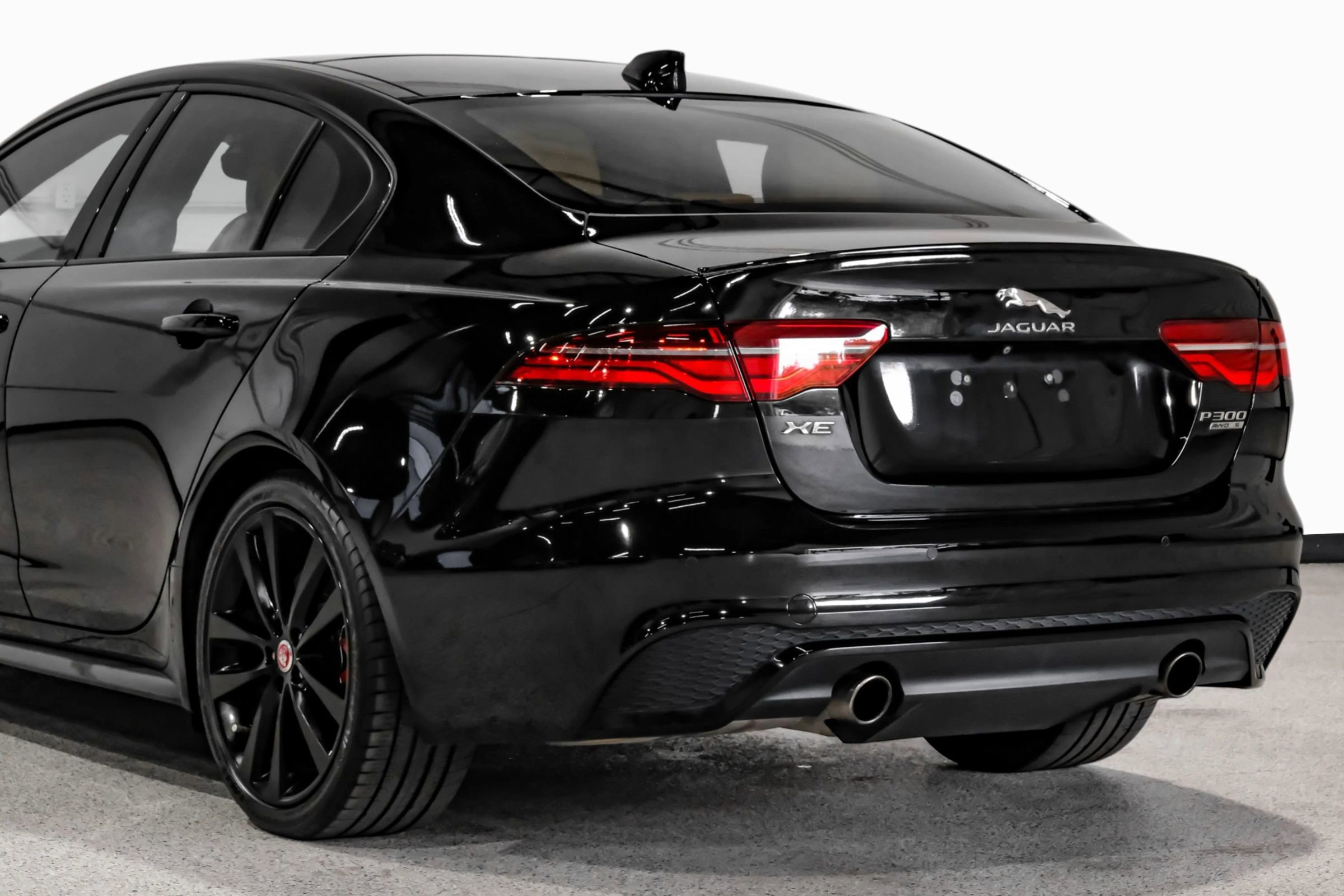 Used 2020 Jaguar XE R-Dynamic S AWD/4WD image 17