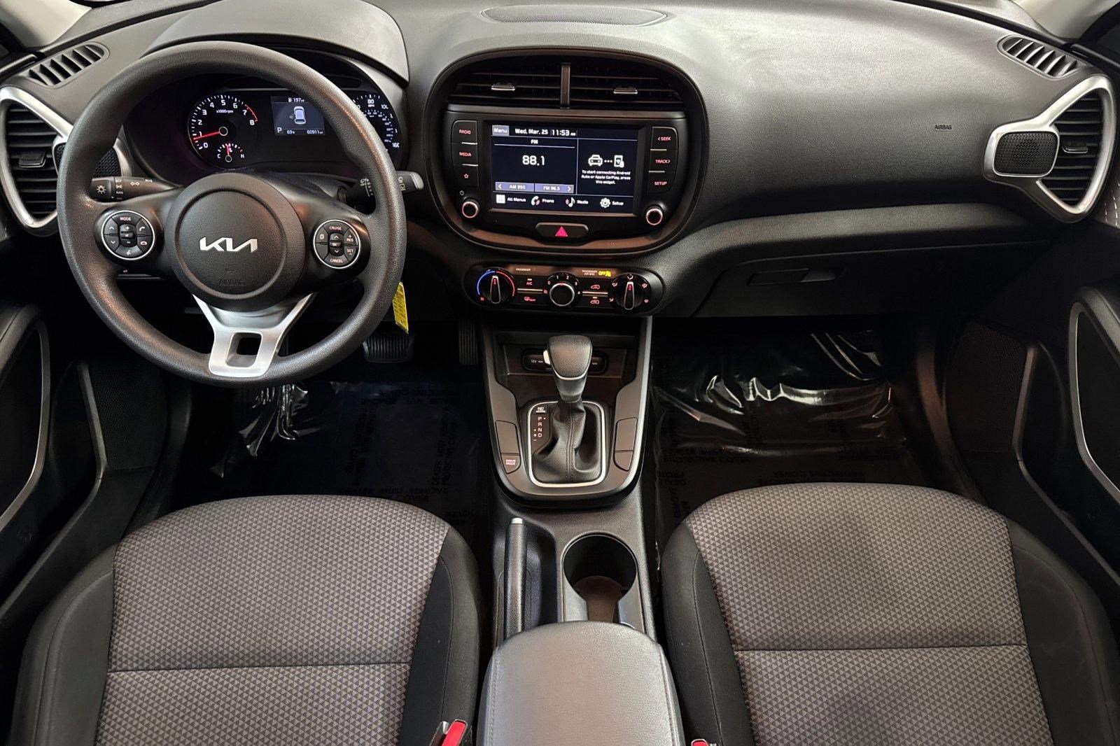 Used 2022 Kia Soul LX w/ Technology Package image 16