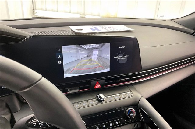 Used 2025 Hyundai Elantra SEL image 27