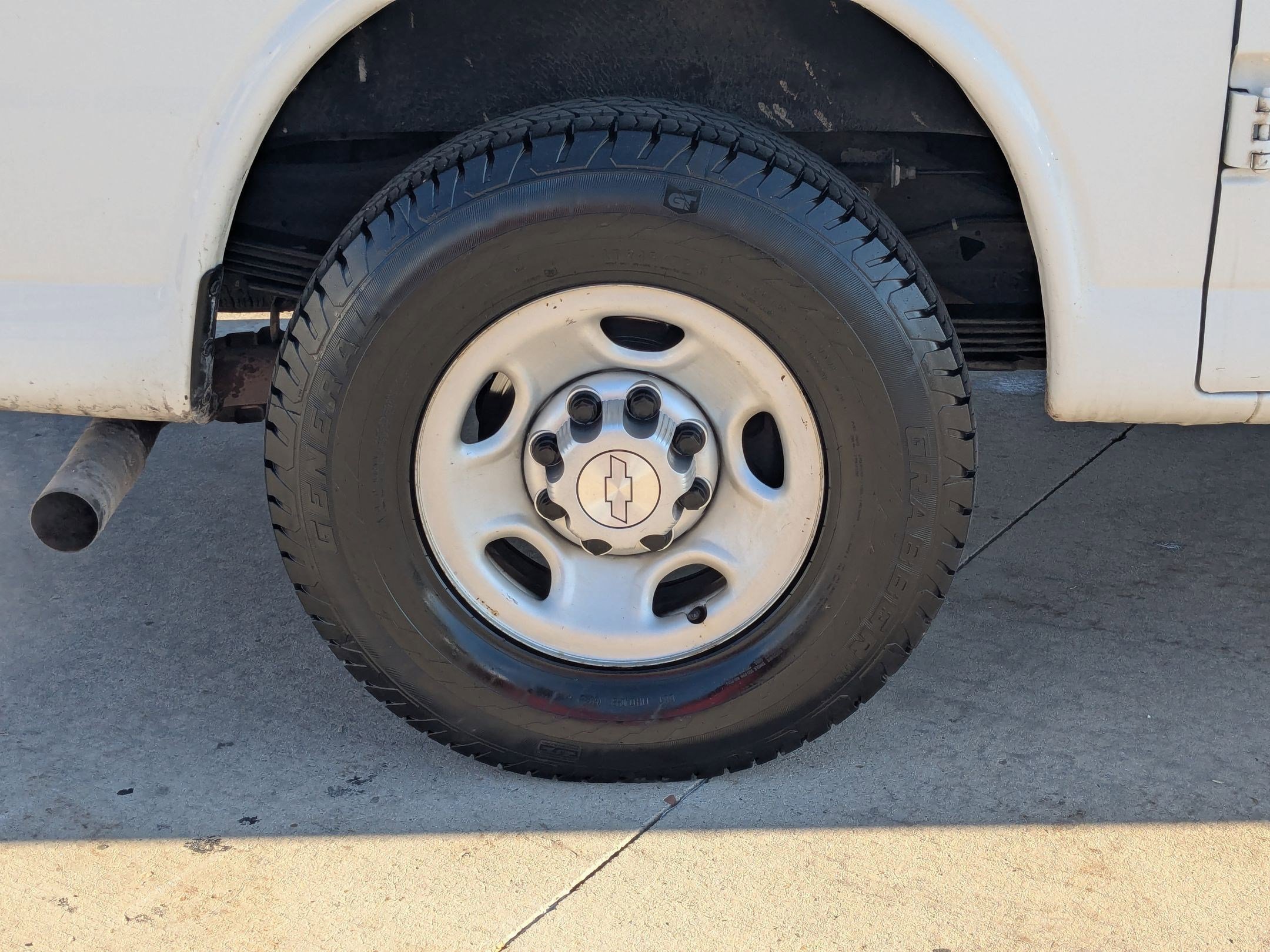 Used 2019 Chevrolet Express 3500 w/ Driver Convenience Package image 11