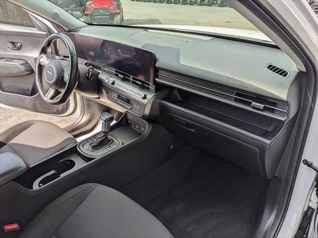 Used 2024 Hyundai Kona SEL FWD image 18