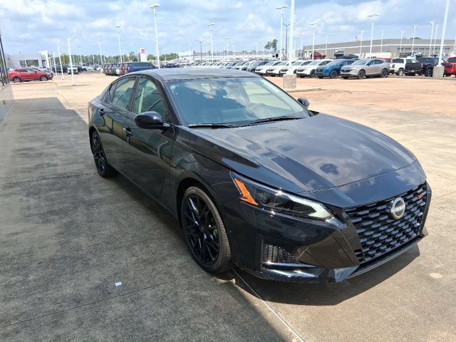 New 2026 Nissan Altima 2.5 SR w/ SR Midnight Edition Package FWD image 8
