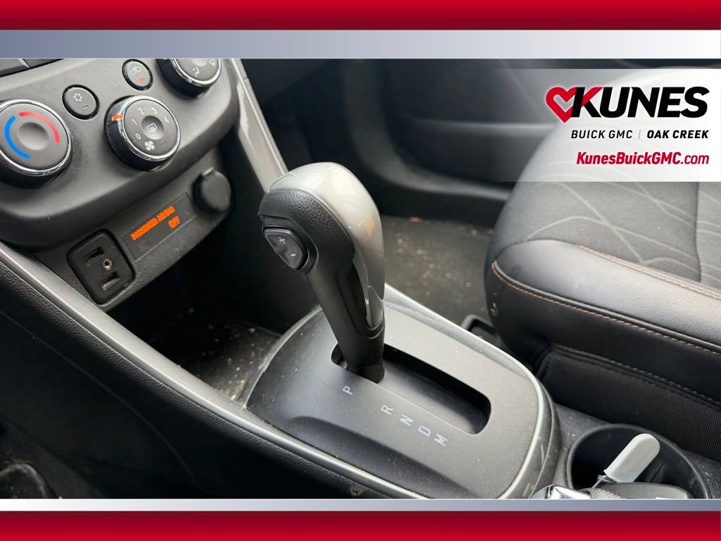 Used 2019 Chevrolet Trax LT w/ LT Convenience Package AWD/4WD image 19