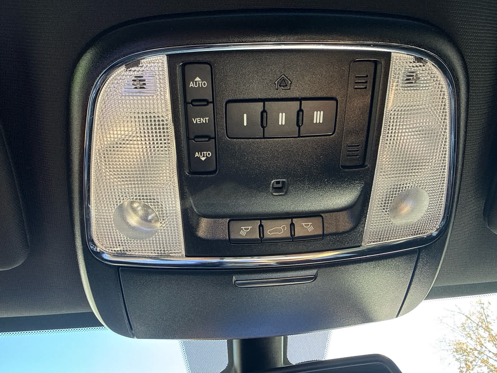 Used 2014 Jeep Grand Cherokee Altitude AWD/4WD image 23