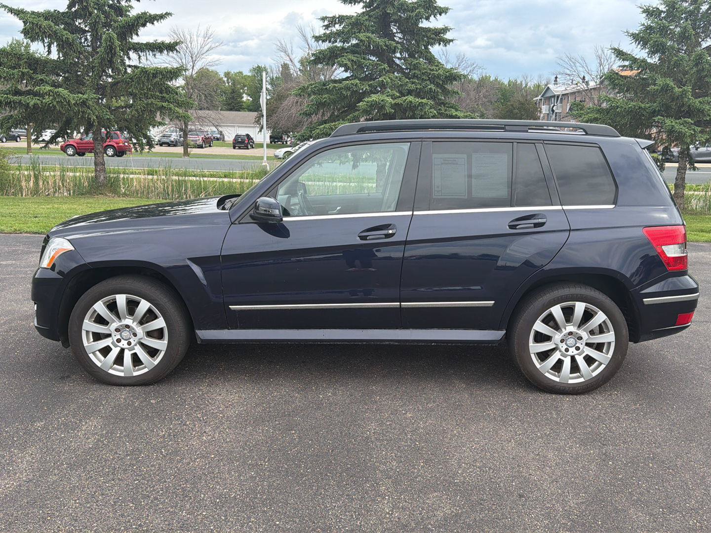 Used 2010 Mercedes-Benz GLK 350 4MATIC image 4
