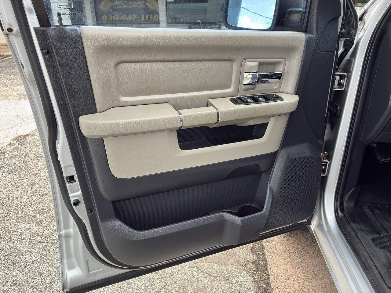 Used 2012 RAM 1500 Classic SLT RWD image 11