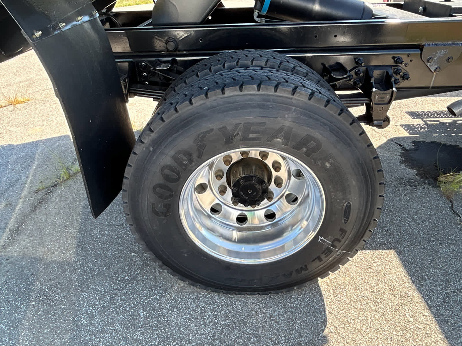 Used 2023 Ford F650 2WD Crew Cab Super Duty image 30