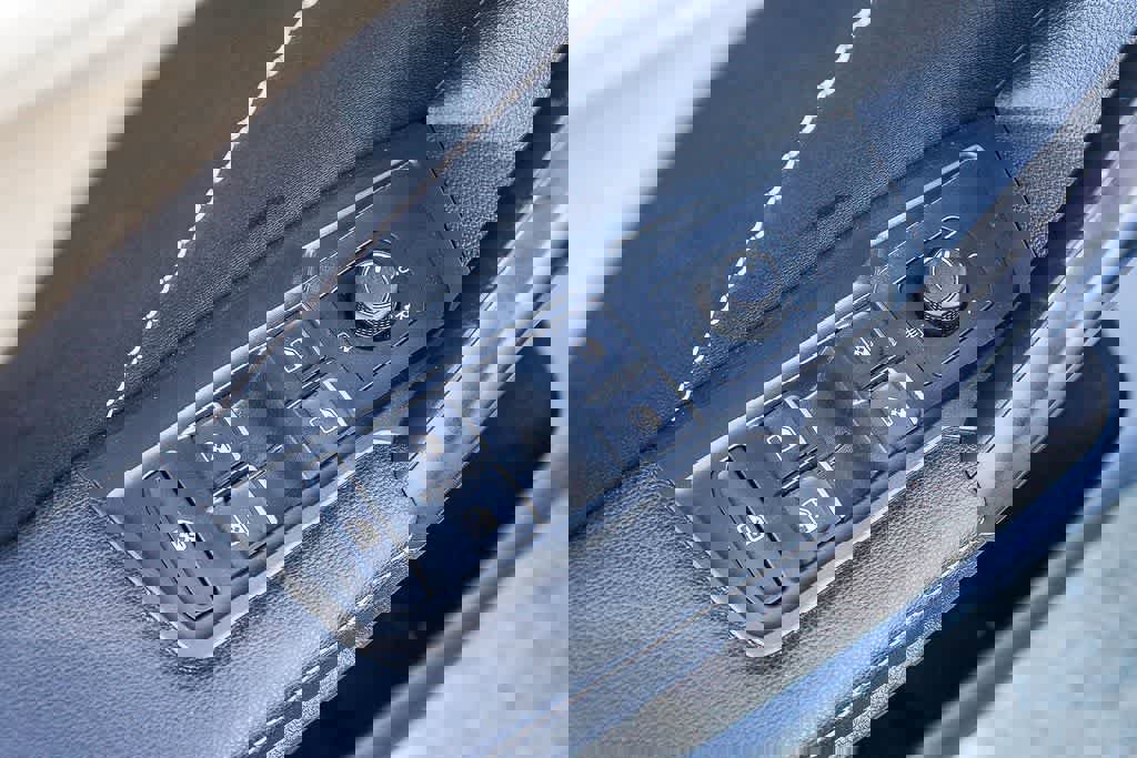 Used 2022 Volkswagen Tiguan SE image 18