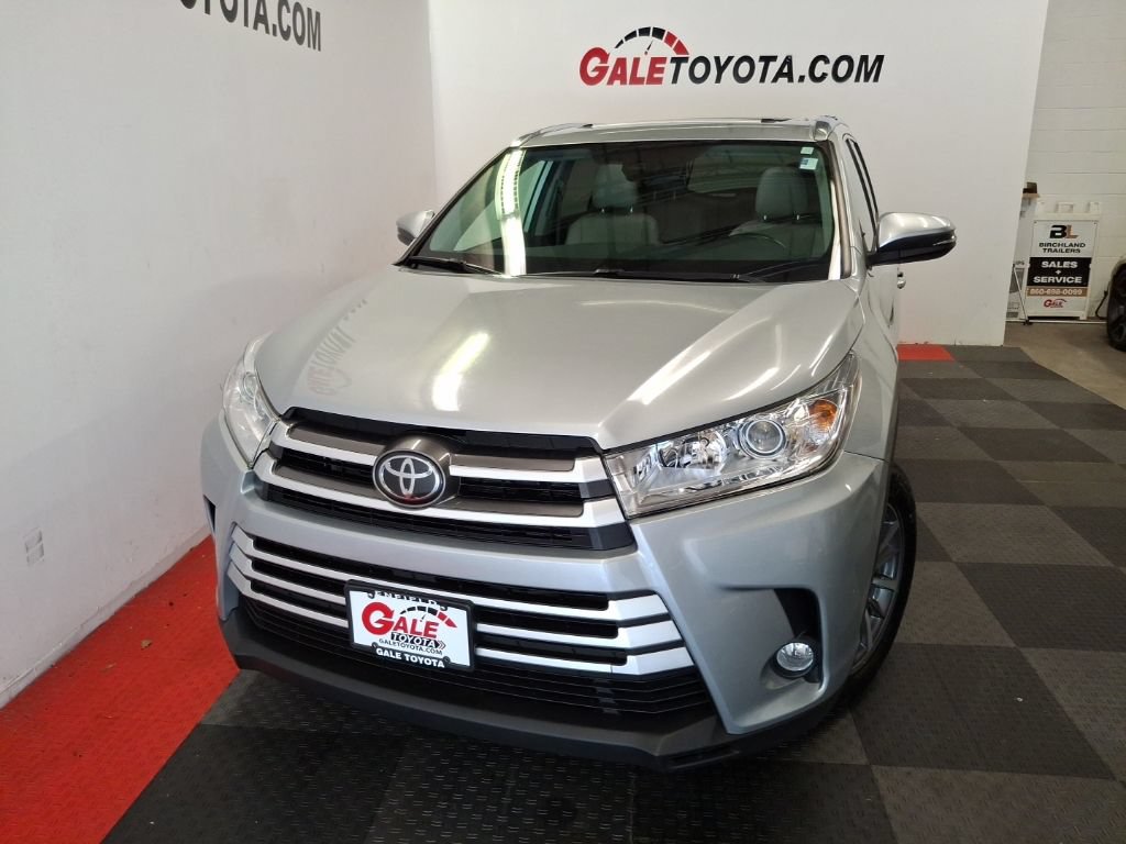 Used 2019 Toyota Highlander XLE AWD/4WD image 3