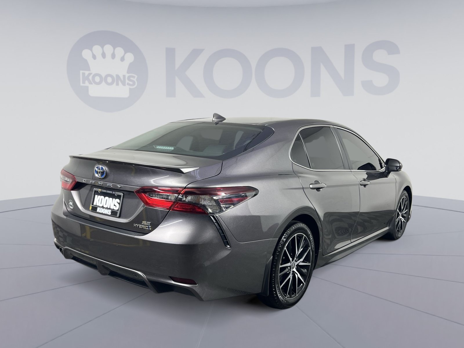 Used 2024 Toyota Camry SE FWD image 11