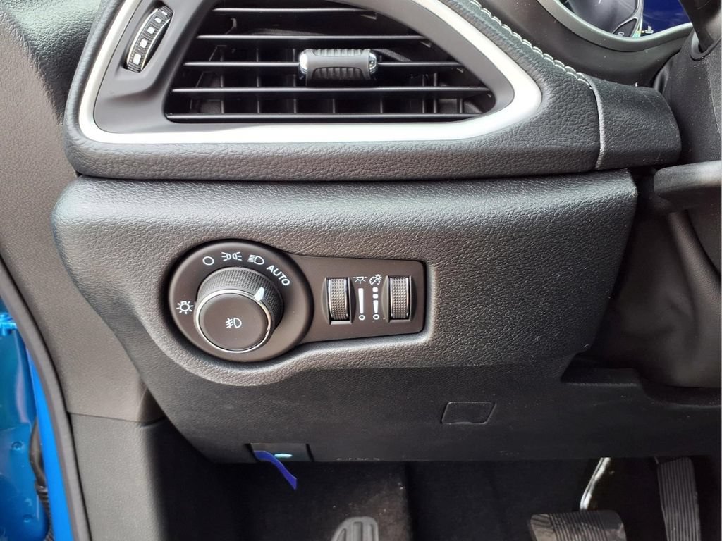 New 2026 Chrysler Pacifica Select w/ S Appearance Package FWD image 25
