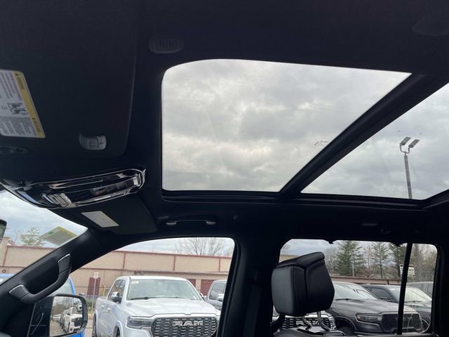 New 2026 Jeep Grand Wagoneer Summit w/ Premium Group III image 27