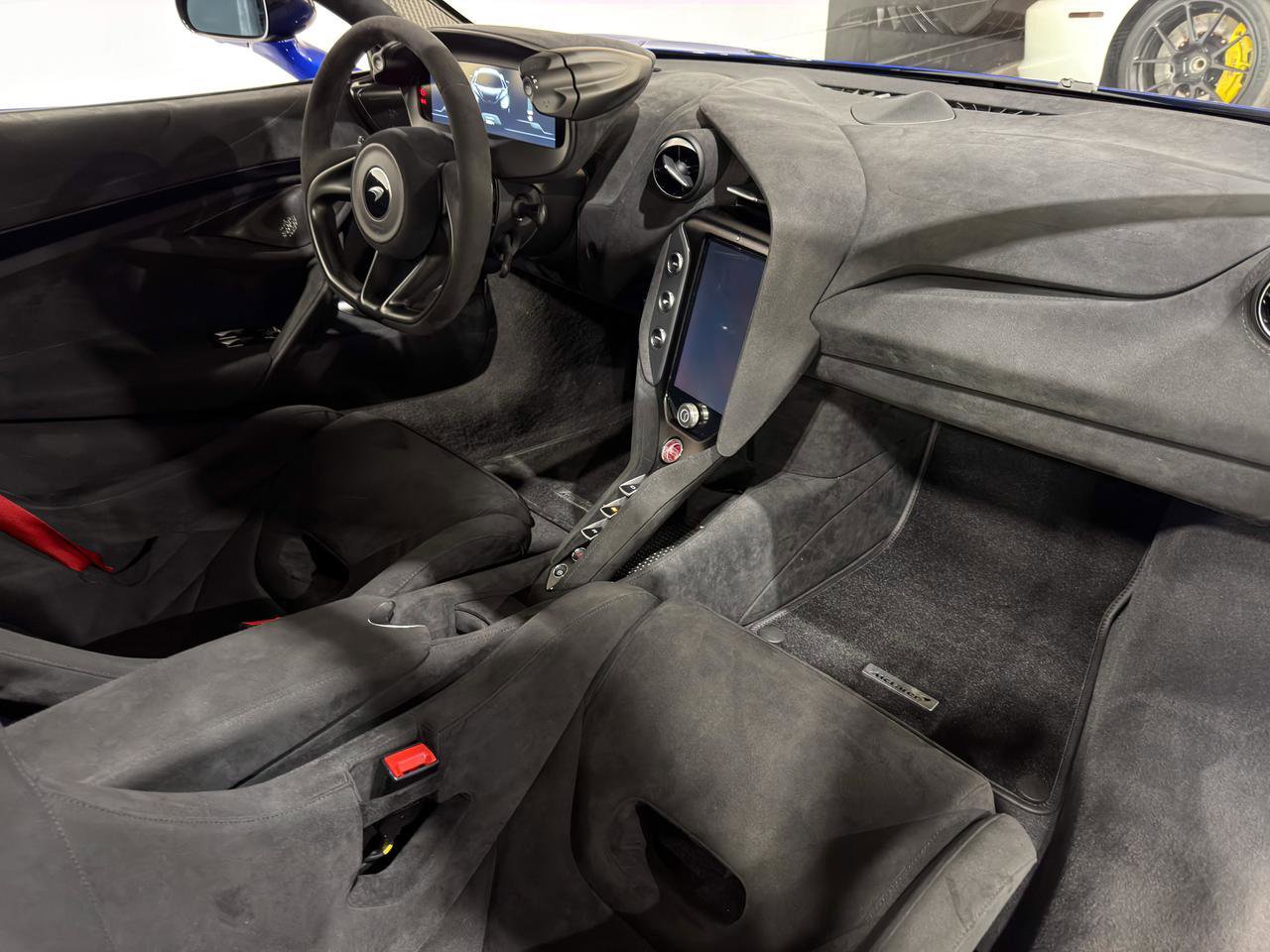 Used 2024 McLaren 750S image 16