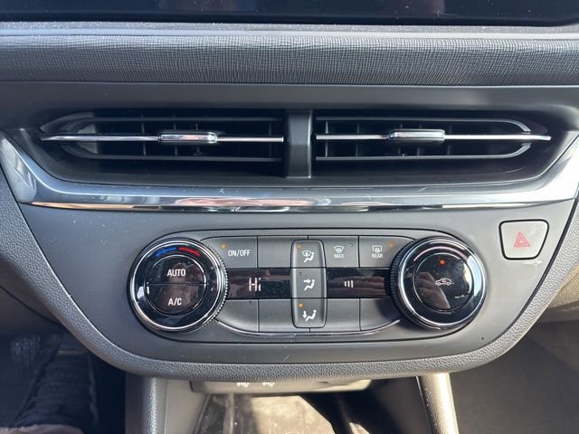 Used 2025 Buick Envista Preferred w/ Convenience II Package image 20