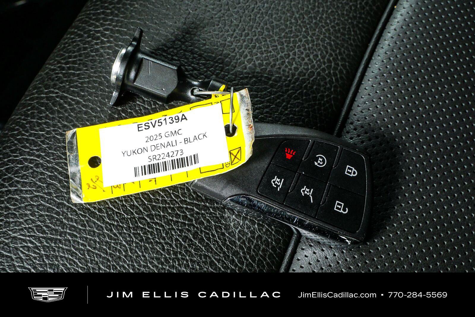 Used 2025 GMC Yukon XL Denali w/ Sun & Power Step Package AWD/4WD image 40