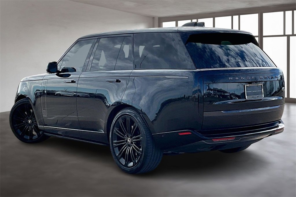 Used 2023 Land Rover Range Rover First Edition image 12