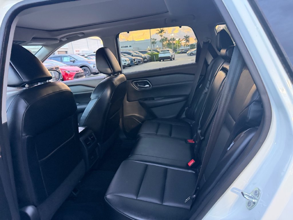 Certified 2021 Nissan Rogue SV w/ Premium Package FWD image 12