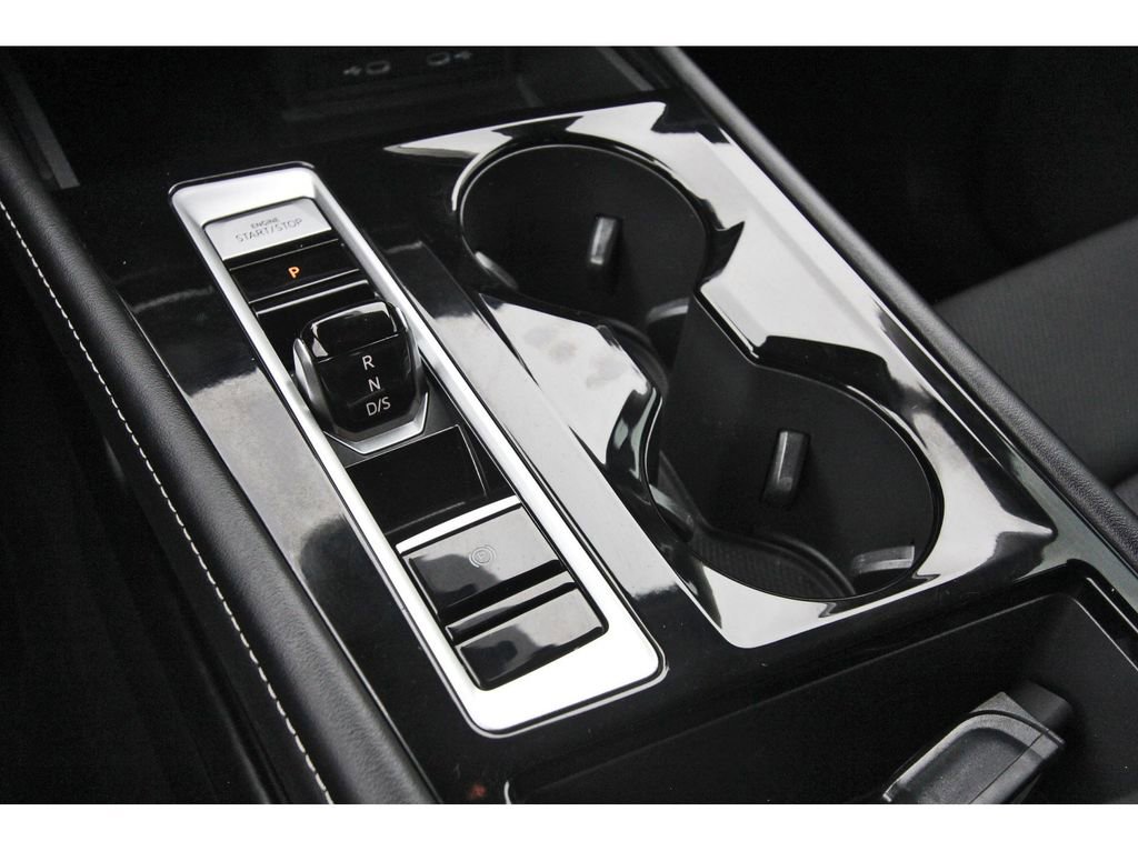 Used 2024 Volkswagen Atlas SE w/ Black Wheel Package image 31