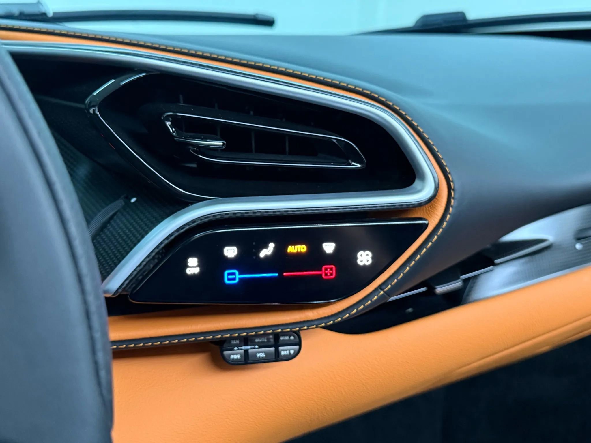 Used 2024 Ferrari 296 GTS image 30