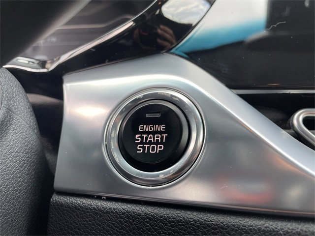 Certified 2022 Kia Niro EX image 33
