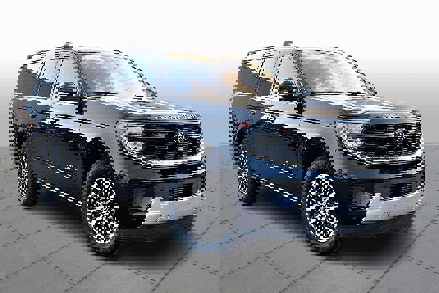 Used 2025 Ford Expedition Max Platinum image 2