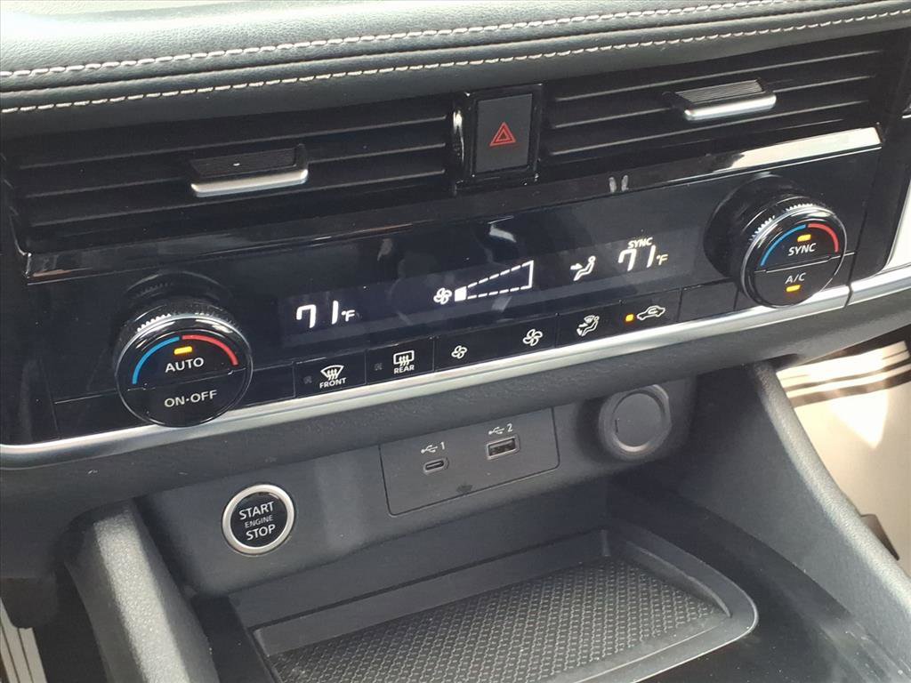 Certified 2021 Nissan Rogue SV image 28