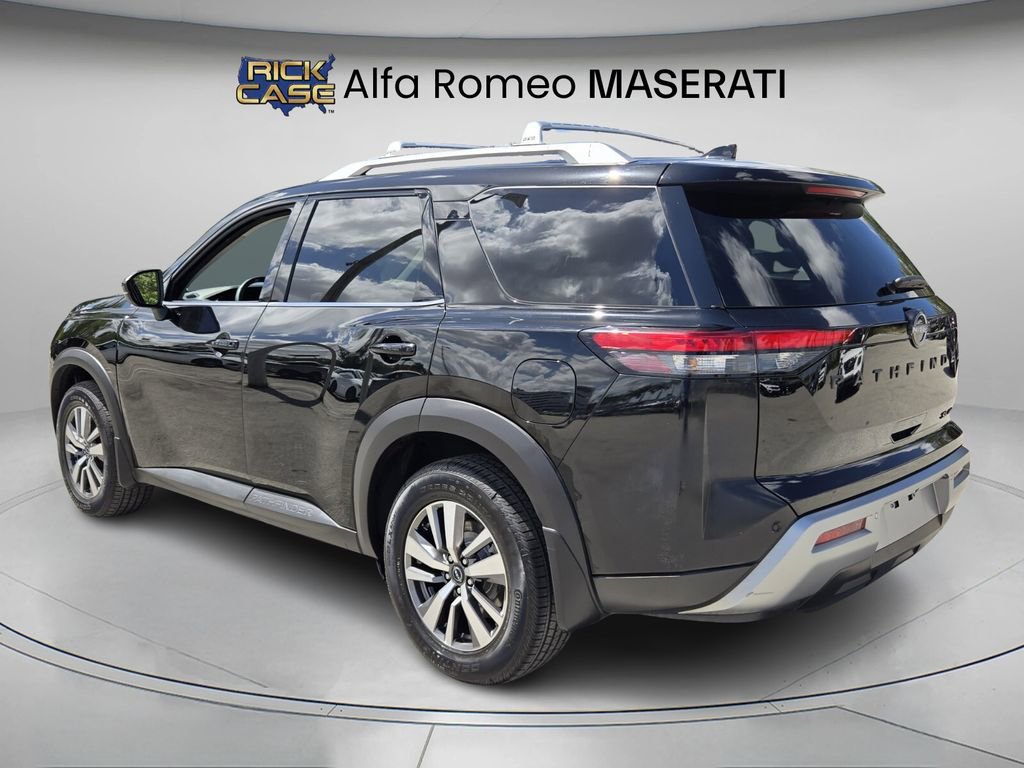 Used 2023 Nissan Pathfinder SL w/ Black Appearance Package image 7