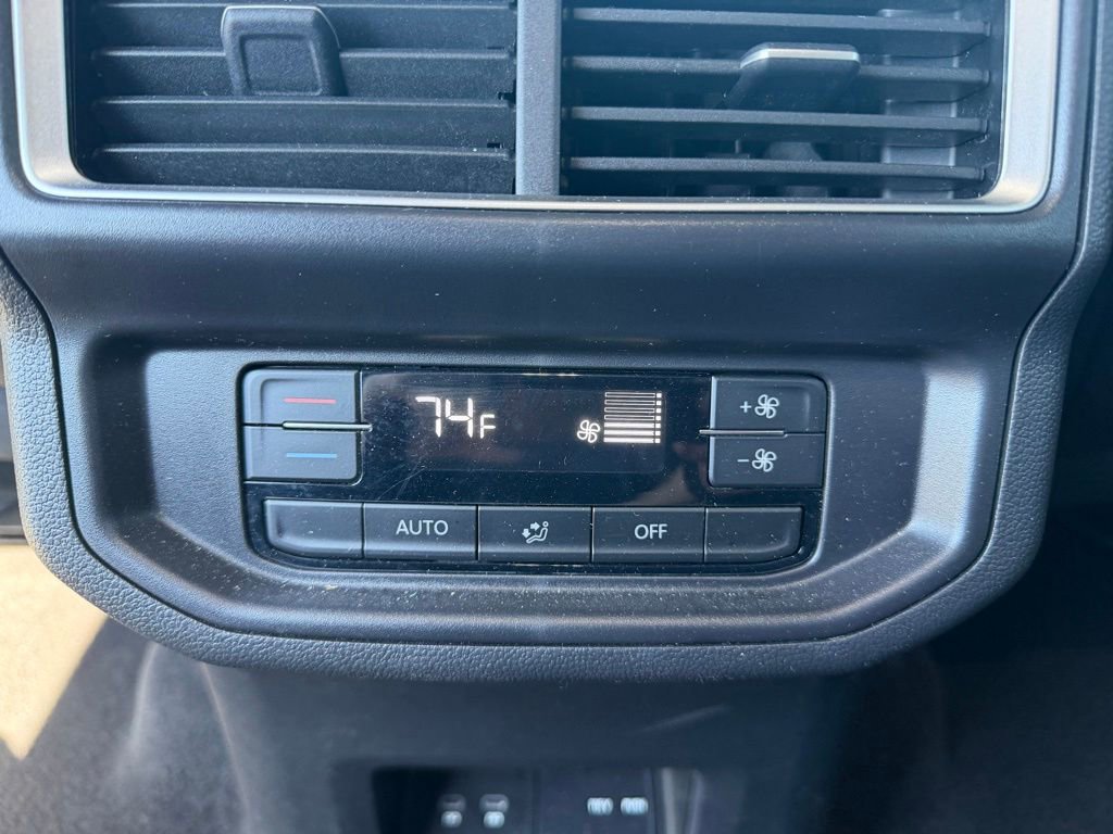 Used 2025 Volkswagen Atlas SE image 18