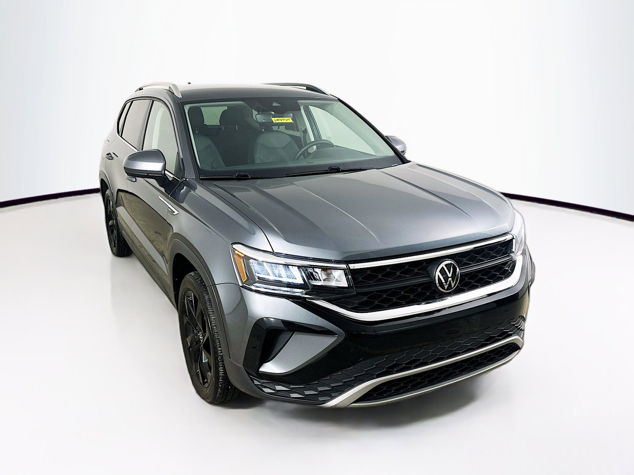 Used 2022 Volkswagen Taos SE w/ IQ.Drive SE Package image 4