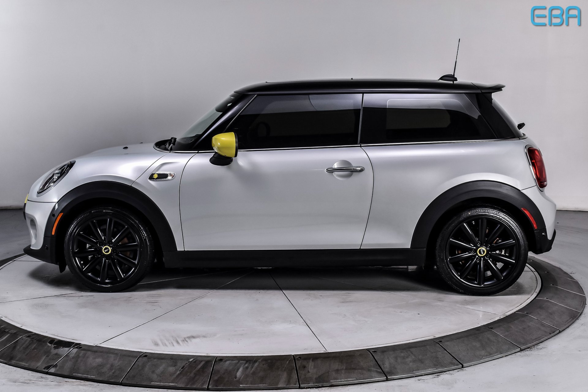 Used 2021 MINI Cooper SE w/ 8.8" Touchscreen Nav Package image 3