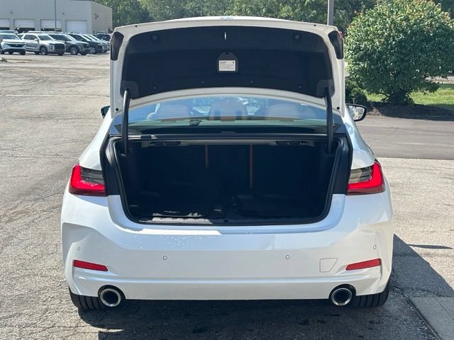 Certified 2024 BMW 330i xDrive Sedan w/ Premium Package AWD/4WD image 33