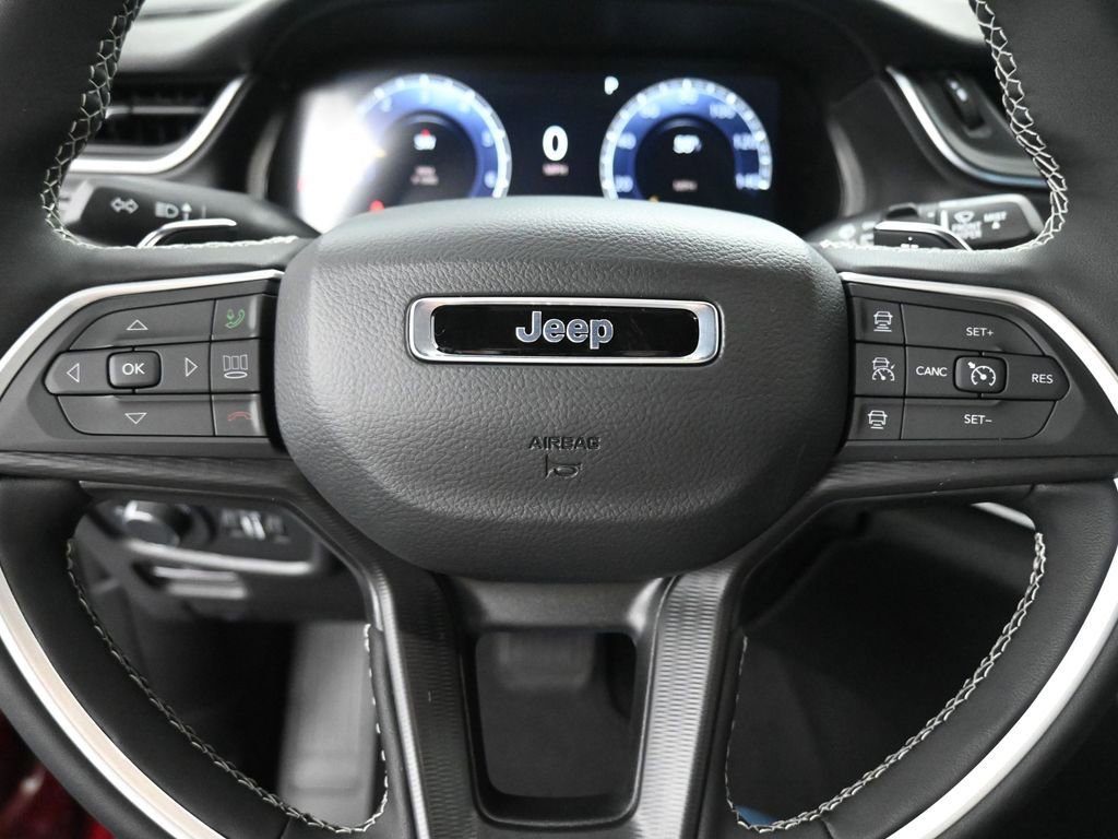 New 2025 Jeep Grand Cherokee Laredo X w/ Luxury Tech Group I image 33
