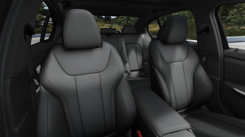 New 2026 BMW 330i xDrive Sedan w/ M Sport Package AWD/4WD image 11