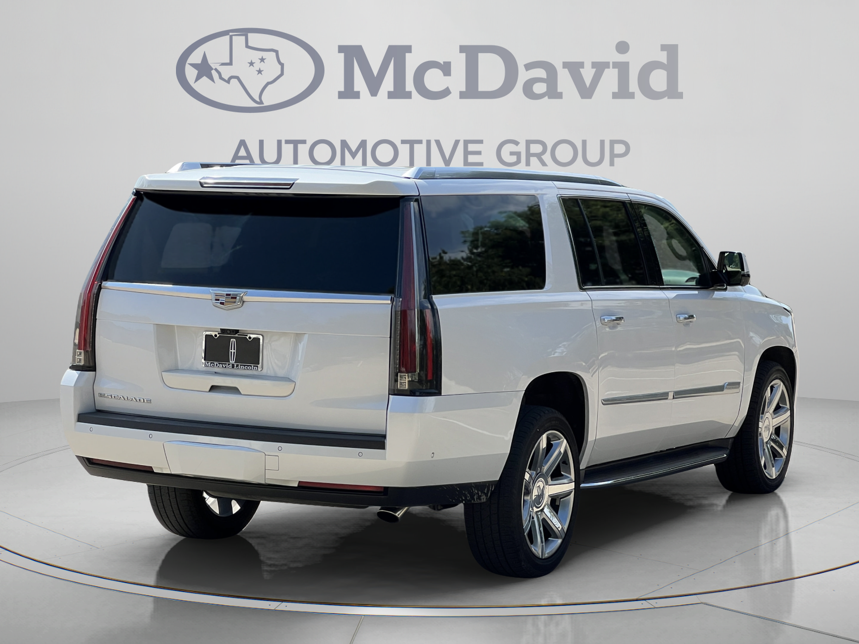 Used 2019 Cadillac Escalade ESV Luxury AWD/4WD image 8