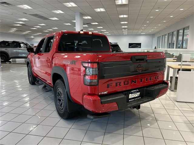 New 2025 Nissan Frontier PRO-4X w/ Black Accent Package image 6