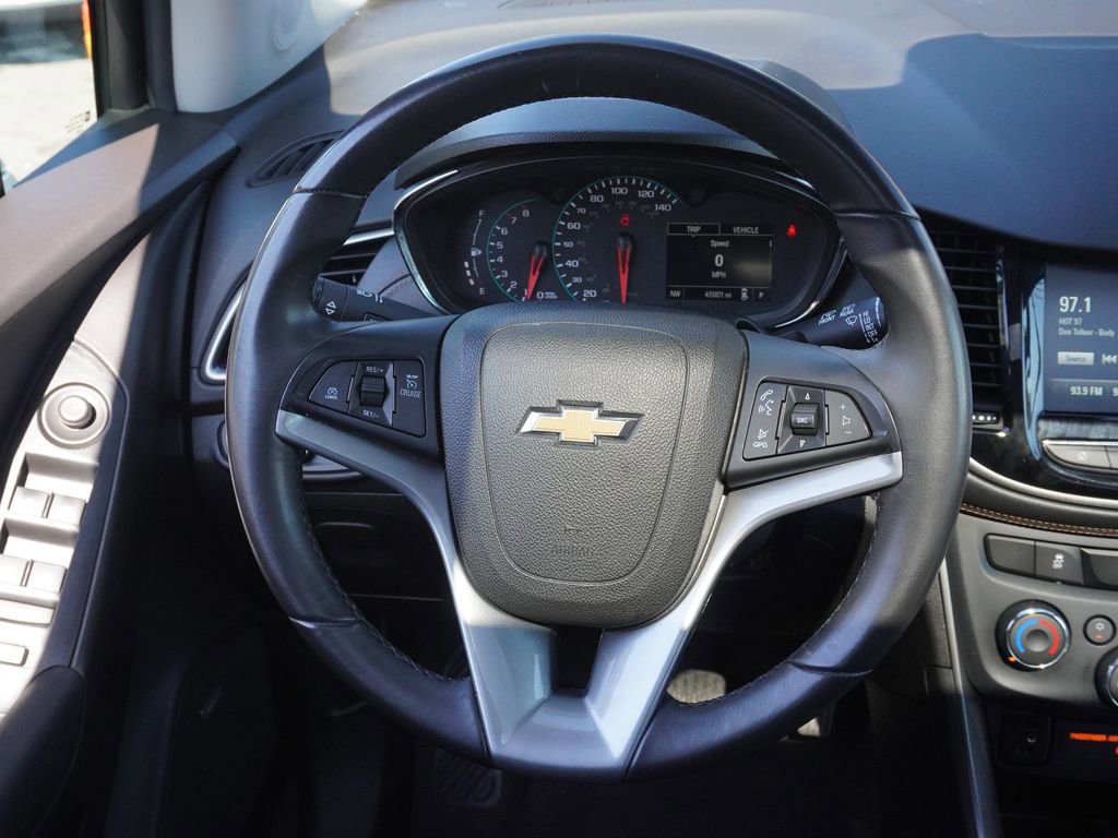 Used 2017 Chevrolet Trax LT w/ Sun & Sound Package FWD image 30