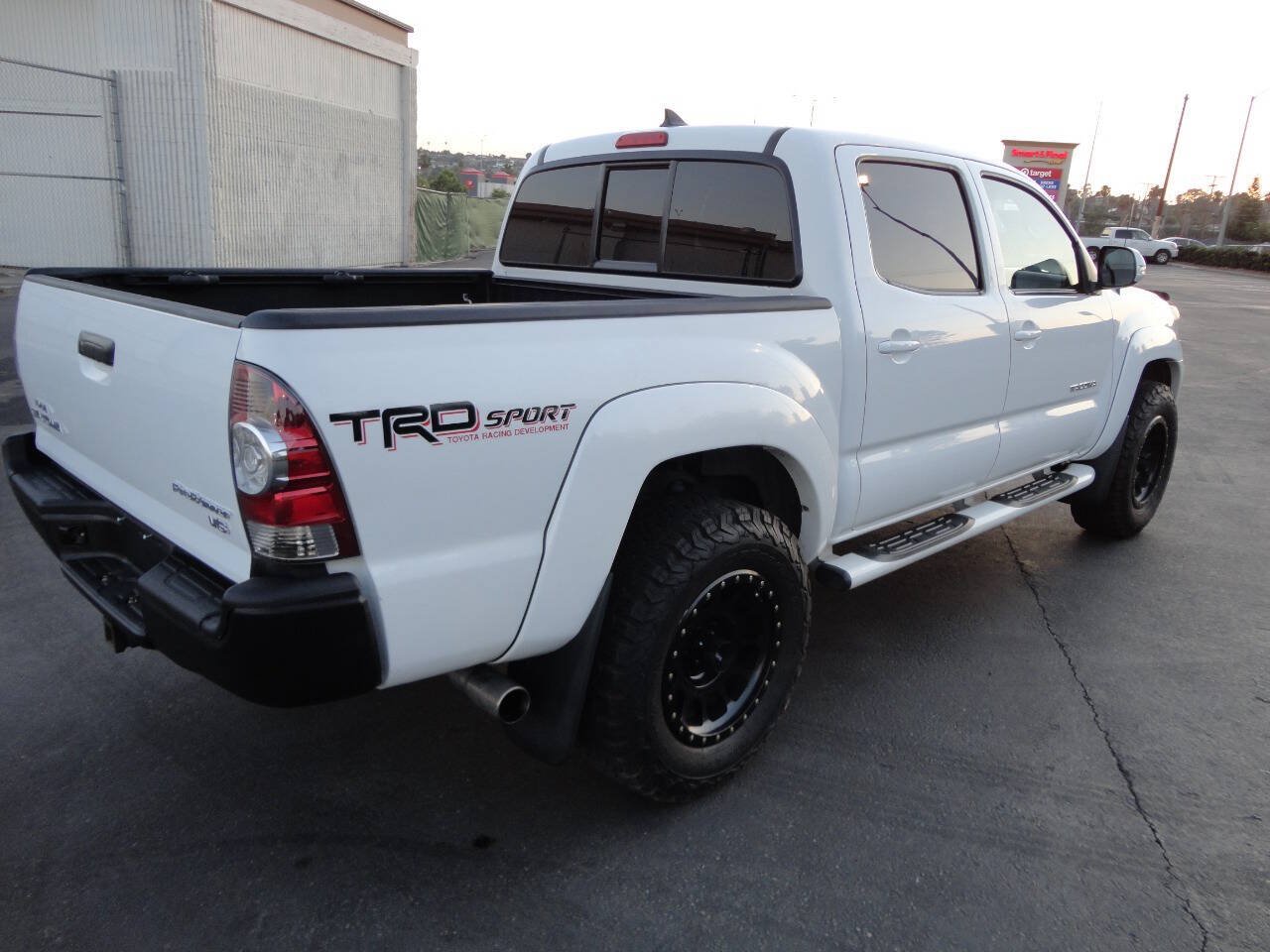 Used 2015 Toyota Tacoma PreRunner w/ TRD Sport Package RWD image 7