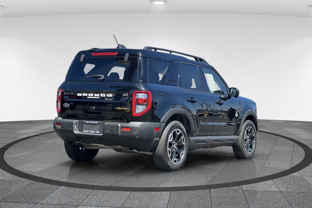 Certified 2025 Ford Bronco Sport Outer Banks w/ Outer Banks Tech Package+ AWD/4WD image 5