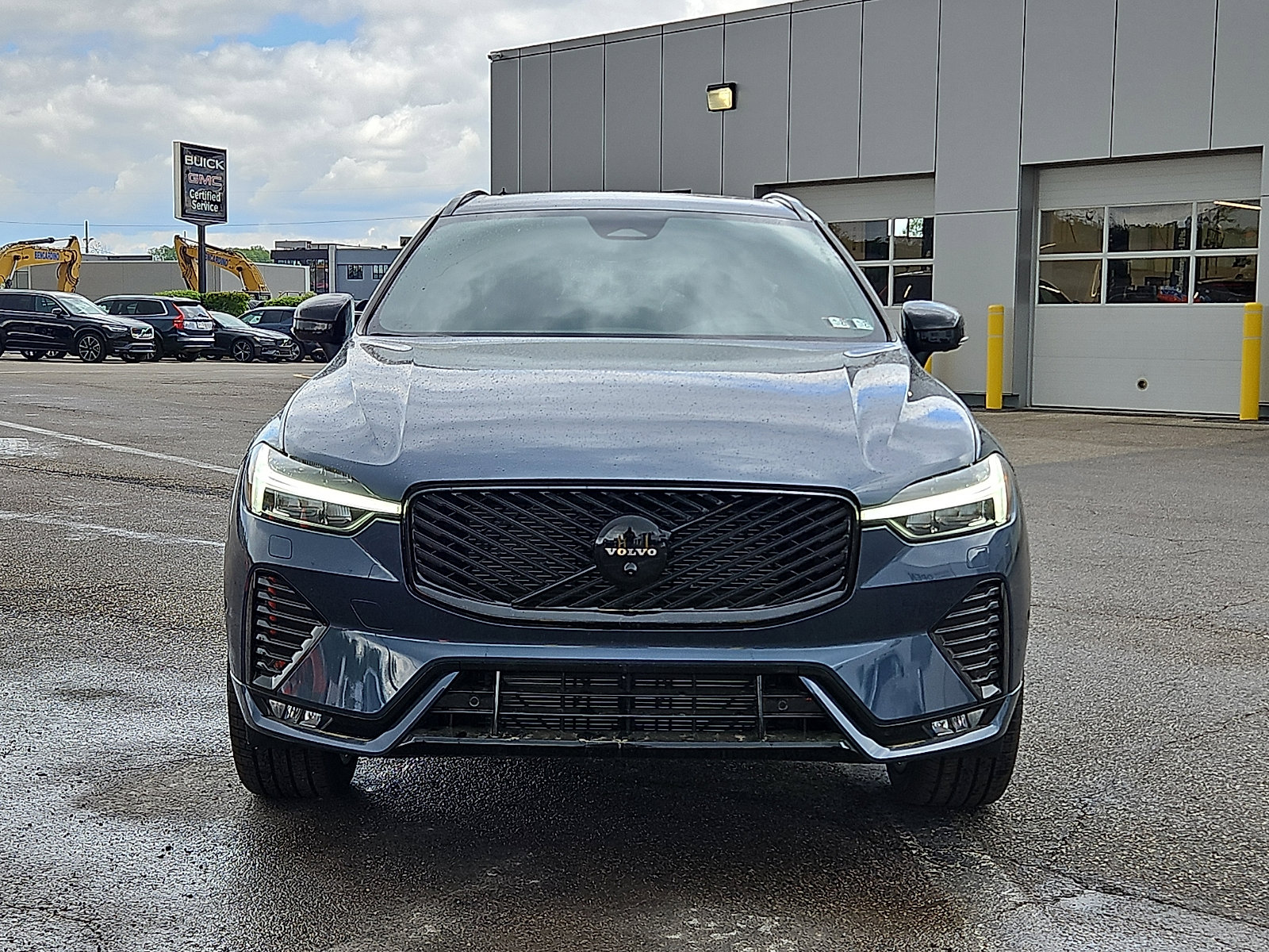 New 2026 Volvo XC60 B5 Ultra w/ Protection Package Premier AWD/4WD image 2