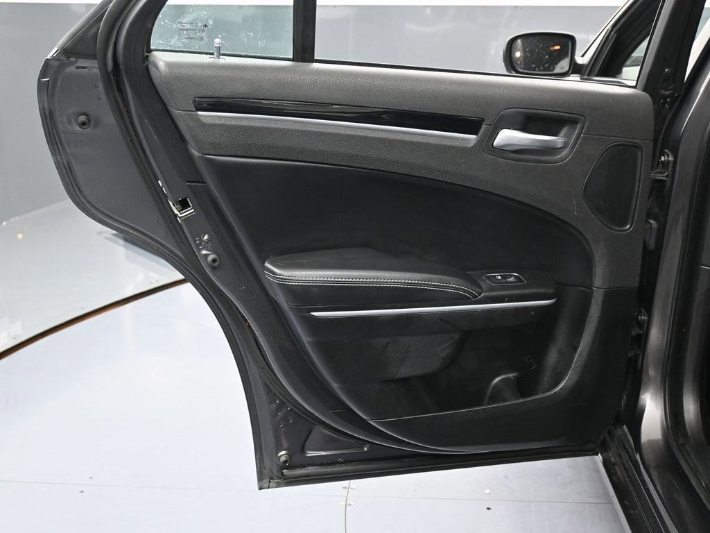 Used 2023 Chrysler 300 S image 41