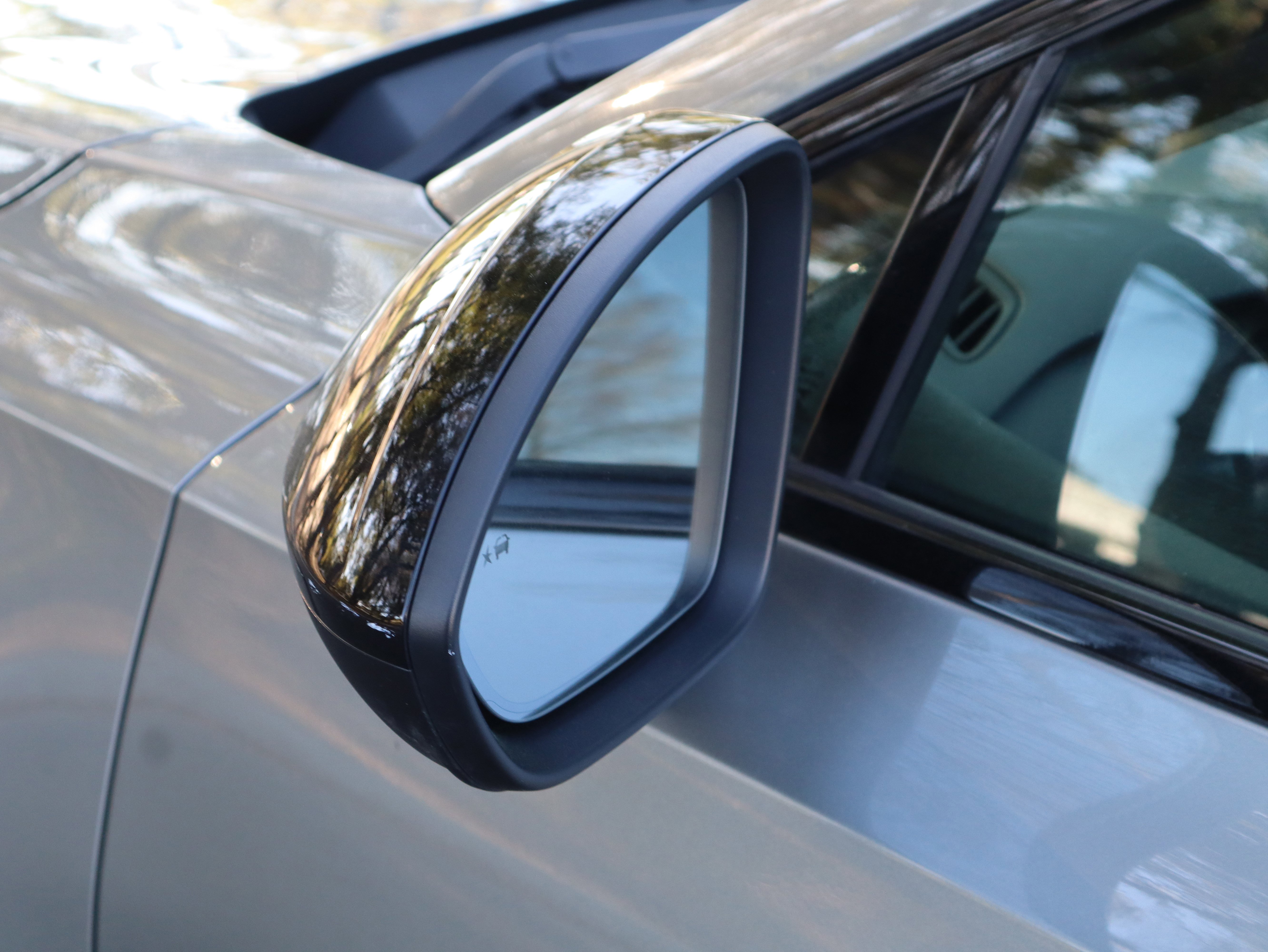 Used 2023 Buick Envision Essence w/ Sport Touring Package image 18