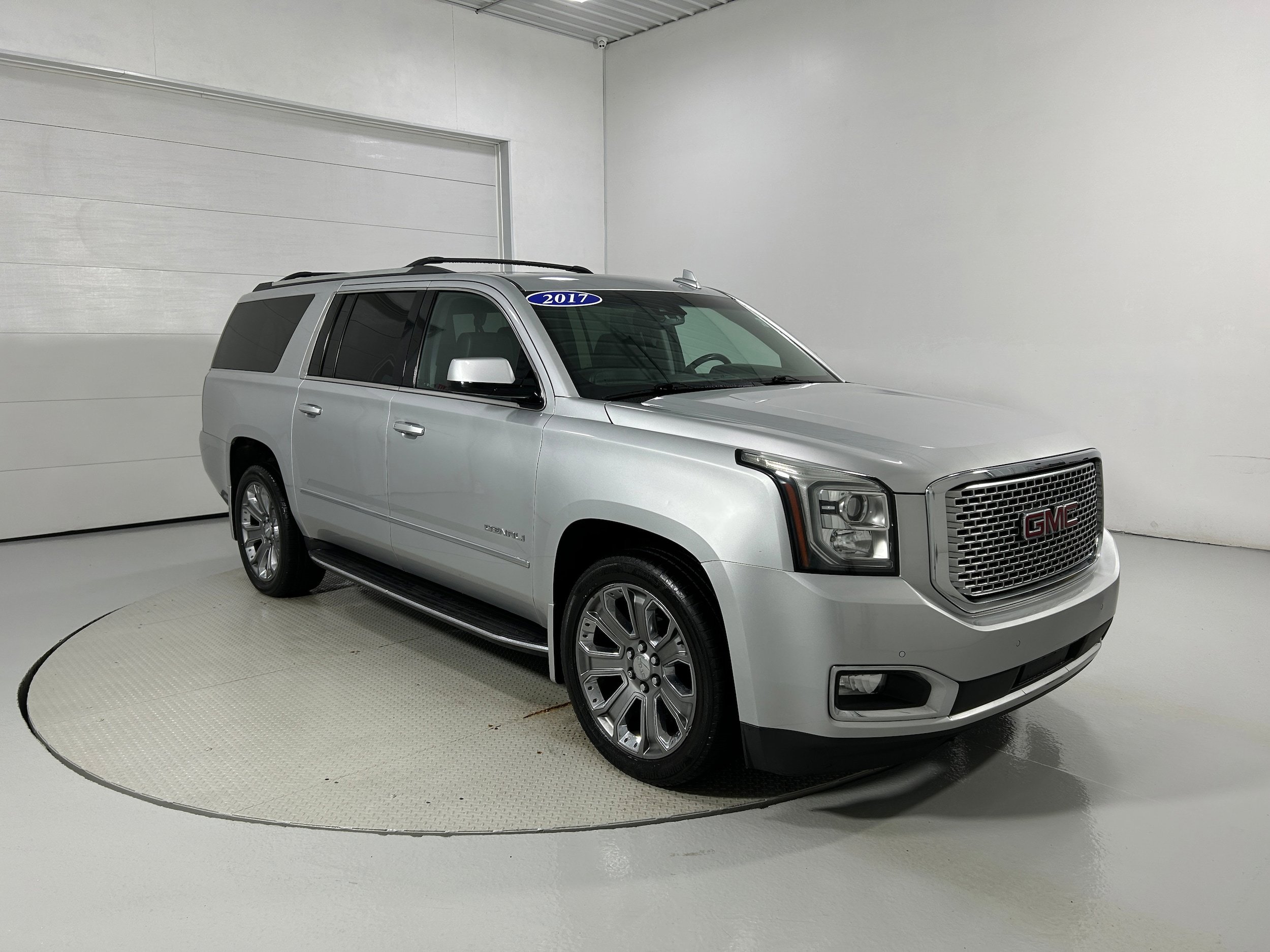 Used 2017 GMC Yukon XL Denali w/ Open Road Package AWD/4WD image 2