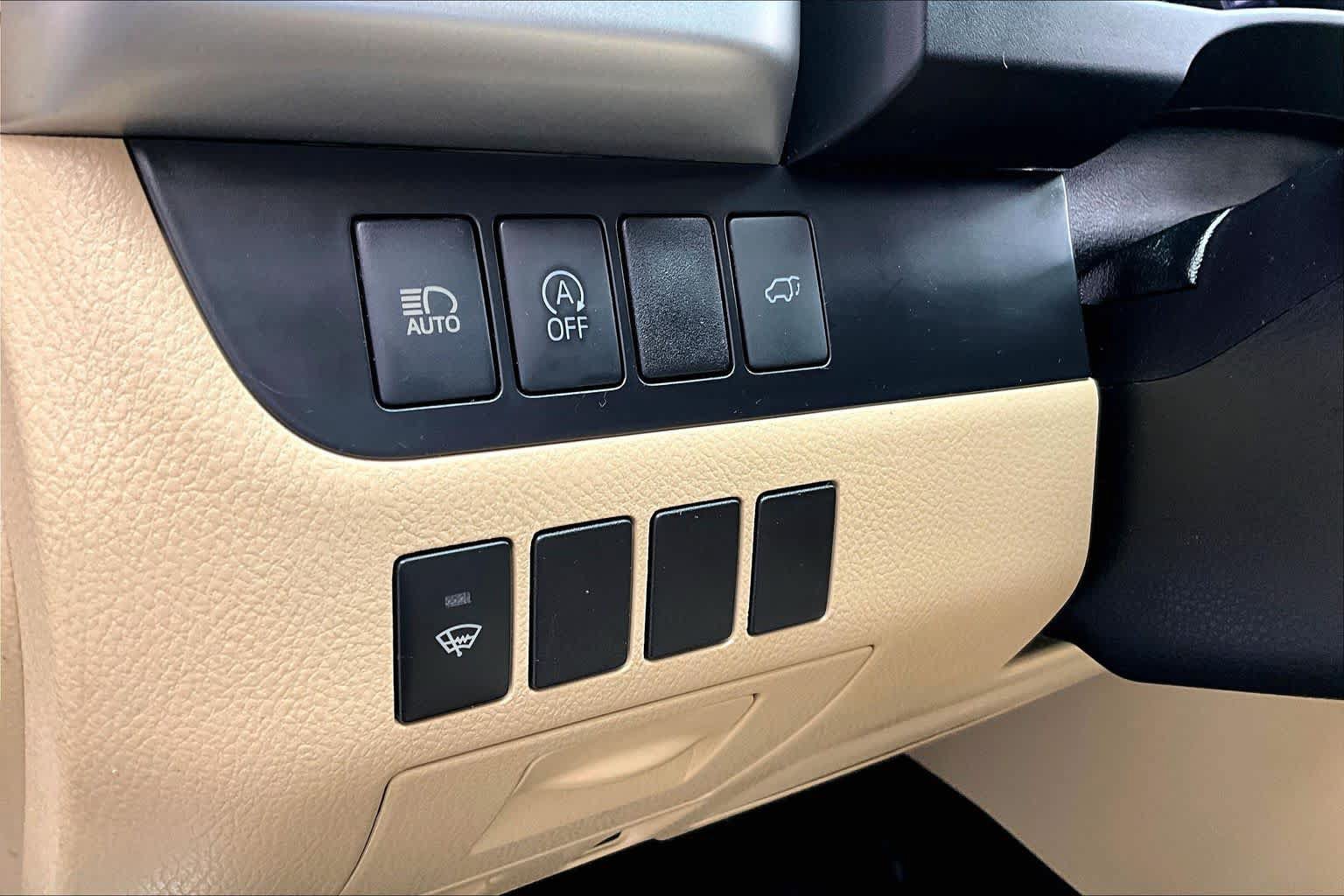 Used 2019 Toyota Highlander XLE AWD/4WD image 33